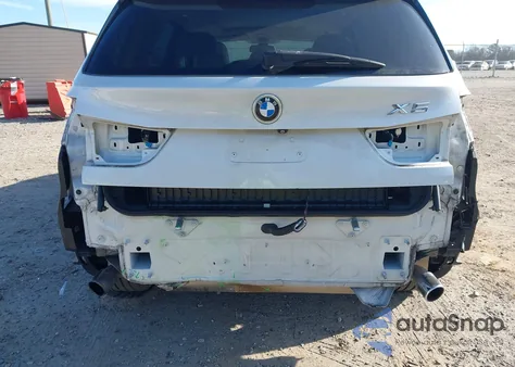 2015 BMW X5 xDrive35I z USA, uszkodzony, nr VIN 5UXKR0C57F0P03995